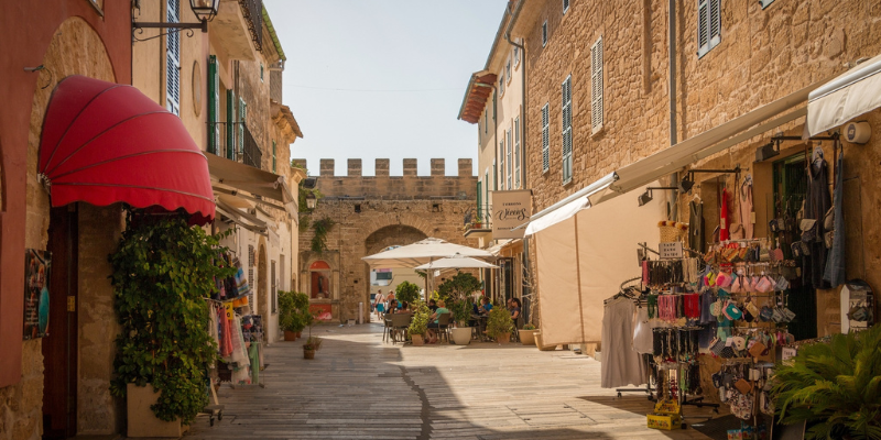 Things to do in Alcudia - walls