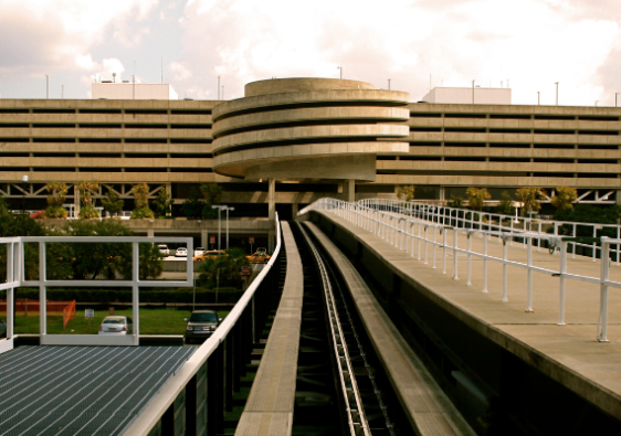 How early to arrive at Tampa airport