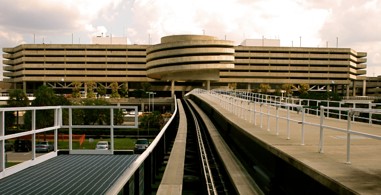 How early to arrive at Tampa airport